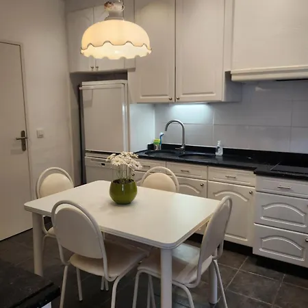 Claire Fontaine Apartamento