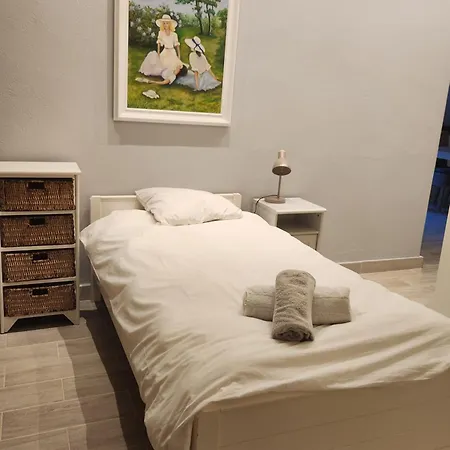 Claire Fontaine Appartement *
